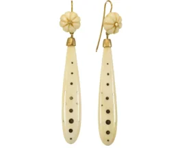 Boucles d'oreilles antiques en or piqué ivoire