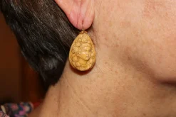 Boucles d'oreilles antiques en or camées de lave