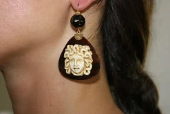 Boucles d'oreilles antiques en or et écaille de tortue avec camées Medusa en ivoire