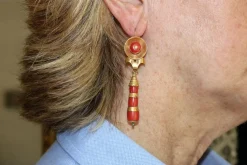 Boucles d'oreilles antiques en or corail