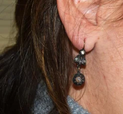 Boucles d'oreilles antiques de l'époque victorienne