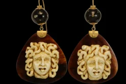 Boucles d'oreilles antiques en or et écaille de tortue avec camées Medusa en ivoire