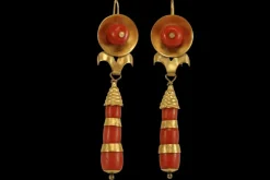 Boucles d'oreilles antiques en or corail