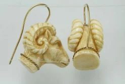 Boucles d'oreilles antiques ivoire sculpté