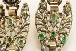 Boucles d'oreilles antiques en or jaune émeraude et diamant