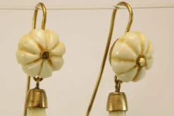 Boucles d'oreilles antiques en or piqué ivoire