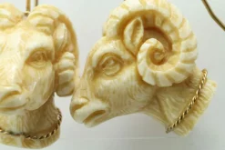 Boucles d'oreilles antiques ivoire sculpté