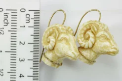 Boucles d'oreilles antiques ivoire sculpté