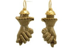 Boucles d'oreilles antiques en or sculpté de lave
