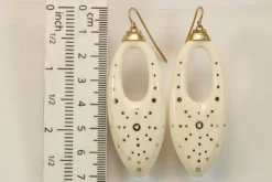 Boucles d'oreilles antiques en or piqué ivoire