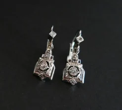 Boucles d'Oreilles Art Déco ornées de saphirs blancs