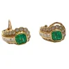 Boucles d'oreilles au design contemporain en or avec diamants et émeraude