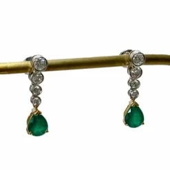 Boucles d'oreilles aux émeraudes gouttes