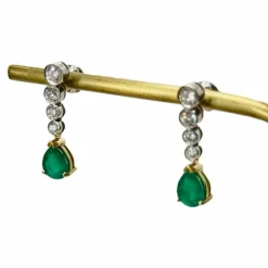 Boucles d'oreilles aux émeraudes gouttes