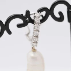 Boucles d'oreilles avec perles baroques et diamants