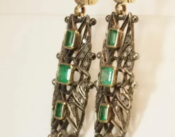 Boucles d'oreilles catalanes antiques en or, diamants et émeraudes