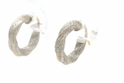 Boucles d'oreilles contemporaines en or blanc 18 carats