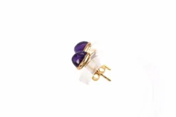 Boucles d'oreilles contemporaines en or jaune 18 carats serties d'améthystes
