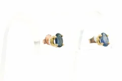 Boucles d'oreilles contemporaines en or jaune serties de saphirs