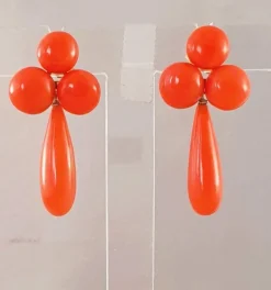 BOUCLES d'OREILLES CORAIL MEDITERRANEEN 3 CABOCHONS et 1 POIRE PENDANTE