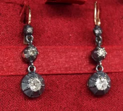 Boucles d'oreilles de l'époque victorienne