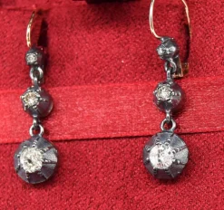 Boucles d'oreilles de l'époque victorienne