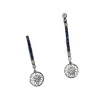 Boucles d'oreilles de style Art Déco en platine avec diamants et saphirs.
