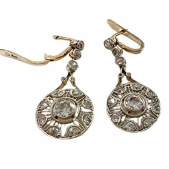 Boucles d'oreilles design Art Déco en or jaune et platine avec diamants