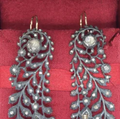 Boucles d'oreilles diamants argent et or de l'ère victorienne