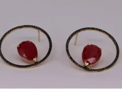 Boucles d'oreilles diamants noirs et rubis