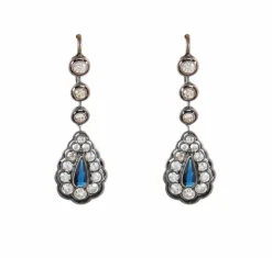 BOUCLES D'OREILLES DORMEUSES ART DECO, DIAMANTS & SAPHIRS