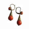 Boucles d’oreilles dormeuses pendantes XIXe corail