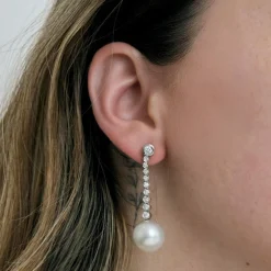 BOUCLES D'OREILLES "DORMEUSES" OR BLANC DIAMANTS ET PERLES