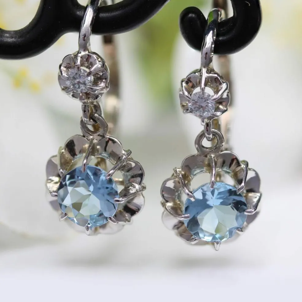 Boucles d'oreilles dormeuses aigues-marines et diamants
