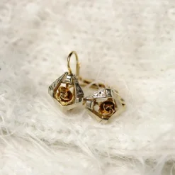 Boucles d'oreilles dormeuses deux ors à la rose