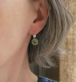 Boucles d’oreilles dormeuses anciennes diamant cabochon péridot