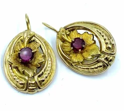 Boucles d'oreilles en forme de feuille avec grenats, Austro-Hongrie