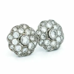 Boucles d'oreilles en grappe de diamants et de platine