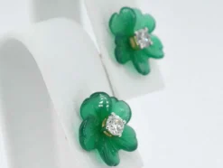 Boucles d'oreilles en or 0,18 carat avec fleur précieuse verte et gros diamants