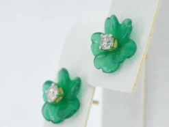 Boucles d'oreilles en or 0,18 carat avec fleur précieuse verte et gros diamants