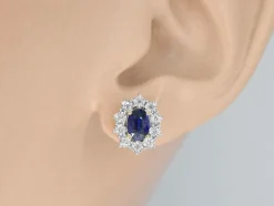 Boucles d'oreilles en or avec diamants et saphir