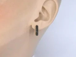 Boucles d'oreilles en or avec diamant noir