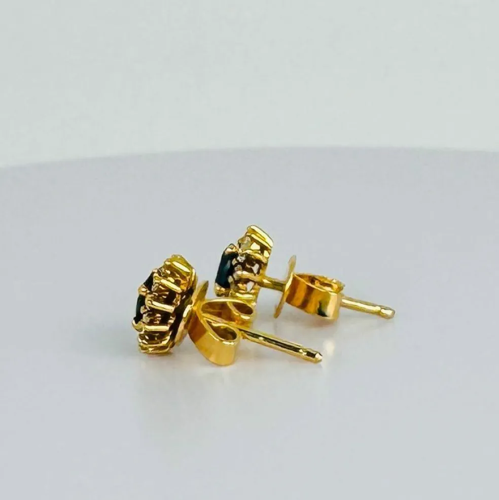 Boucles d'oreilles en or avec saphir et diamants