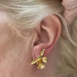 boucles d'oreilles en or avec perles