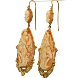 Boucles d'oreilles en or avec camées antiques
