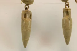 Boucles d'oreilles en or avec camées de lave antiques