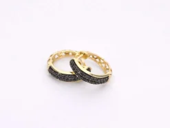 Boucles d'oreilles en or avec diamant noir