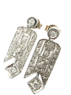 Boucles d'oreilles en or blanc avec diamants