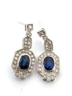 Boucles d'oreilles en or blanc avec saphirs et diamants