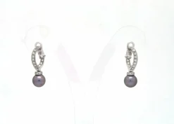 Boucles d'oreilles en or blanc, pavé de diamants et perles